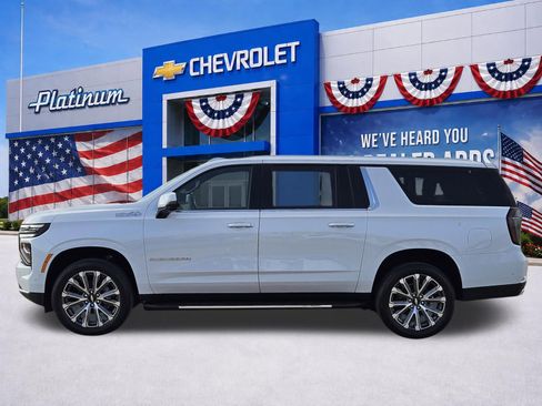New 2026 Chevrolet Suburban High Country AWD/4WD image 3