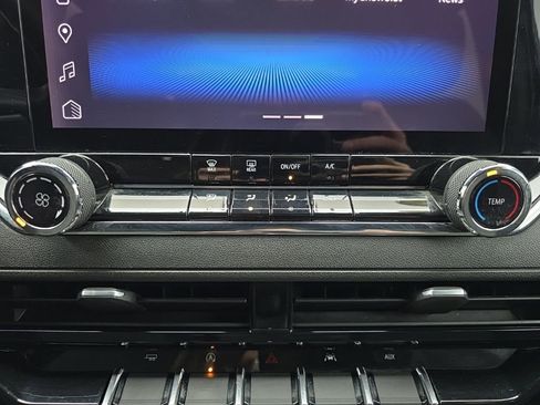 Used 2023 Chevrolet Colorado W/T w/ Safety Package image 35