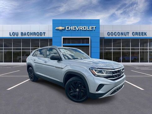 Used 2022 Volkswagen Atlas Cross Sport SE FWD image 1