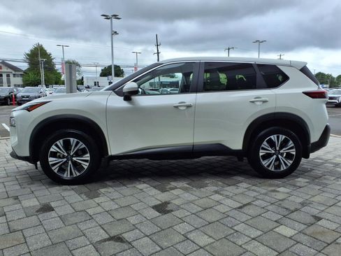 Used 2023 Nissan Rogue SV image 4