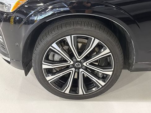 Certified 2023 Volvo XC60 B6 Ultimate w/ Protection Package Premier AWD/4WD image 8