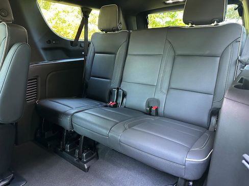 Used 2025 GMC Yukon XL Elevation RWD image 24