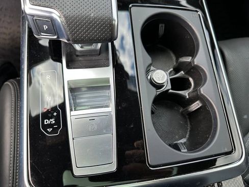 Used 2023 Audi SQ8 Prestige image 24