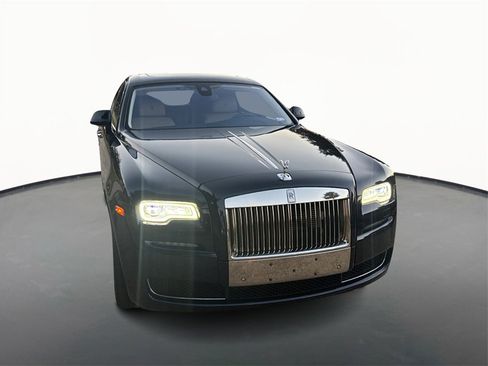 Used 2015 Rolls-Royce Ghost image 3