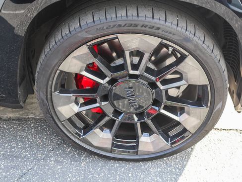 Certified 2024 BMW XM w/ M Driver's Package image 9