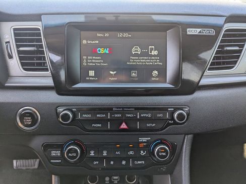 Used 2019 Kia Niro LX image 18