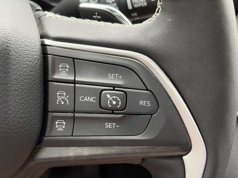 Used 2025 Jeep Grand Cherokee L Limited w/ Black Appearance Package AWD/4WD image 29