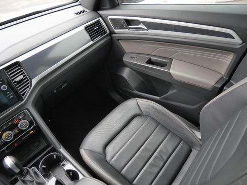 Used 2023 Volkswagen Atlas Cross Sport SEL Premium R-Line AWD/4WD image 11