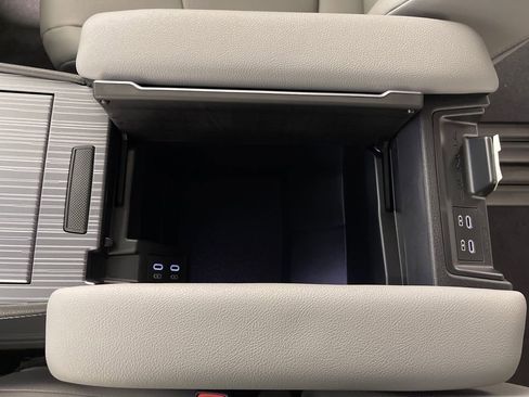 New 2026 Toyota Sienna XLE FWD image 23