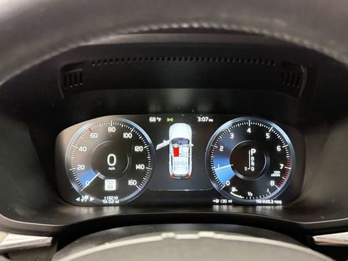 Used 2019 Volvo XC60 T5 Inscription w/ Protection Package image 18