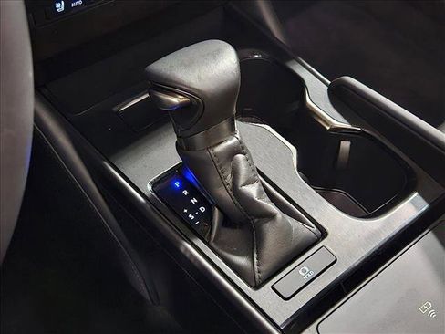 Used 2024 Lexus ES 350 w/ Premium Package image 12