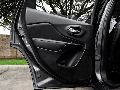 Used 2022 Jeep Cherokee Trailhawk image 58