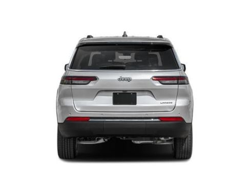 Used 2025 Jeep Grand Cherokee L Altitude image 5