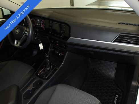 Used 2021 Volkswagen Jetta R-Line FWD image 14