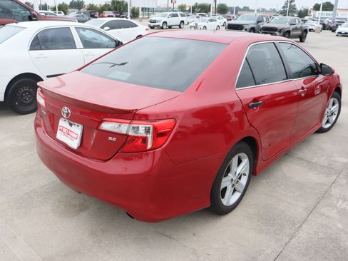 Used 2013 Toyota Camry SE FWD image 11