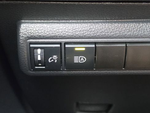 Used 2025 Toyota Corolla SE FWD image 15
