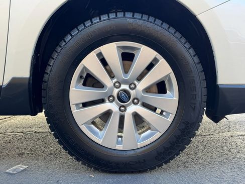 Used 2015 Subaru Outback 2.5i Premium AWD/4WD image 12