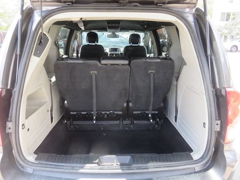 Used 2019 Dodge Grand Caravan SXT FWD image 24