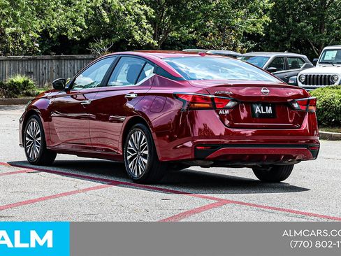 Used 2025 Nissan Altima 2.5 SV FWD image 9