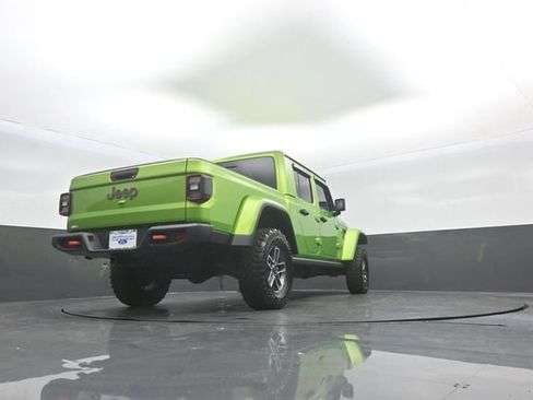 Used 2025 Jeep Gladiator Mojave w/ Convenience Group AWD/4WD image 32
