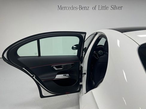 Used 2025 Mercedes-Benz E 350 4MATIC Sedan image 23