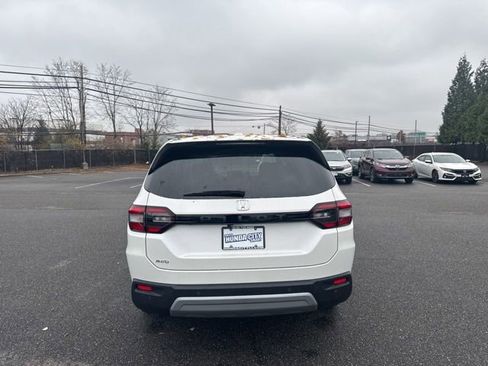 New 2025 Honda Pilot EX-L image 6