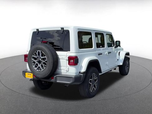 Used 2025 Jeep Wrangler Unlimited Sahara AWD/4WD image 14