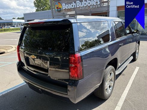 Used 2020 Chevrolet Suburban LT w/ Luxury Package AWD/4WD image 5