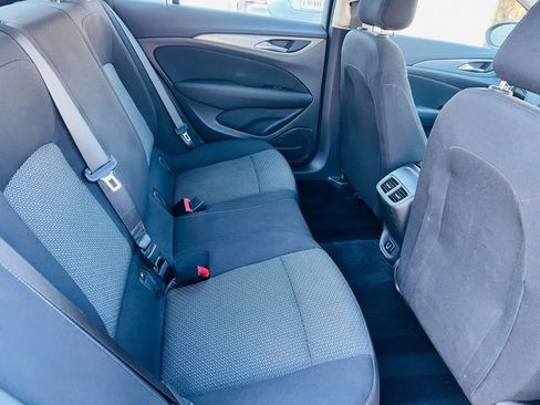 Used 2018 Buick Regal Preferred image 20