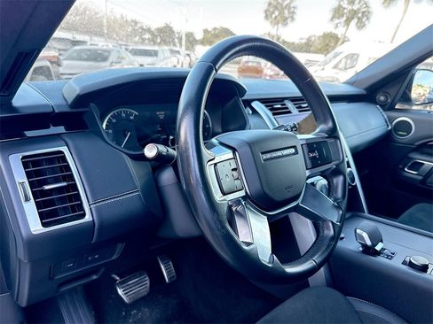 Used 2023 Land Rover Discovery S R-Dynamic image 10