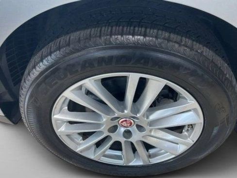 Used 2018 Jaguar F-PACE Prestige image 24