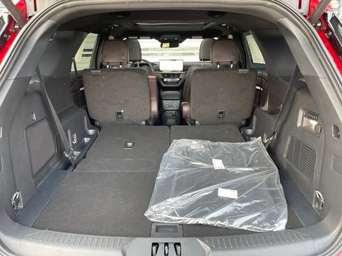 New 2026 Ford Explorer Platinum w/ LUX Leather Package AWD/4WD image 23
