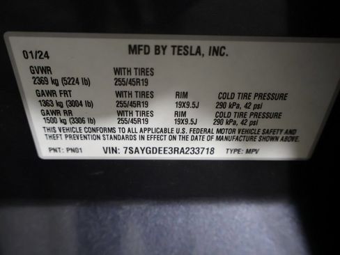 Used 2024 Tesla Model Y Long Range AWD/4WD image 53