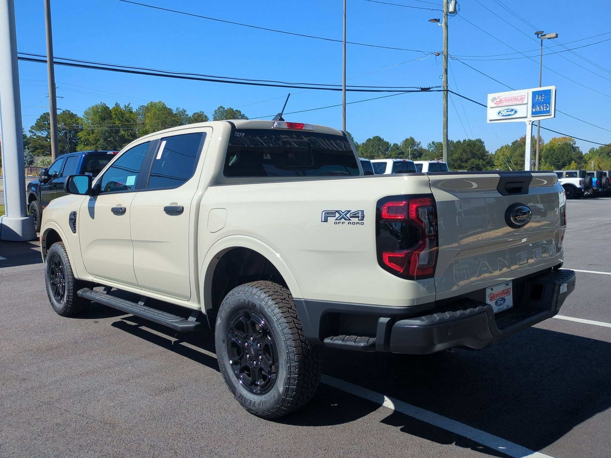 New 2026 Ford Ranger XLT w/ Equipment Group 301A High AWD/4WD image 9
