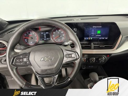 Used 2024 Chevrolet Trax RS FWD image 14
