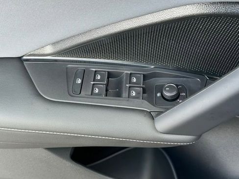 New 2026 Volkswagen Tiguan SE image 22