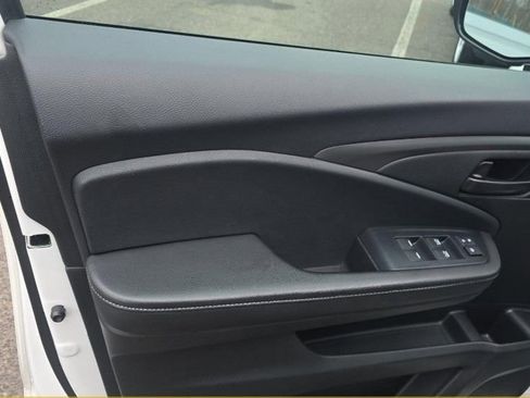 Used 2023 Honda Passport EX-L image 12