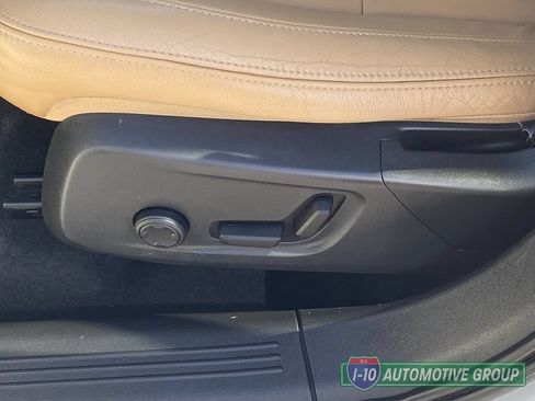 Used 2019 Volvo XC40 T4 Inscription FWD image 18