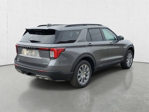 New 2026 Ford Explorer Active w/ Active Comfort Package image 7