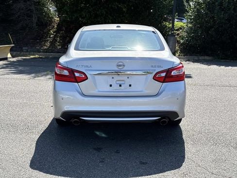 Used 2016 Nissan Altima 3.5 SL FWD image 3