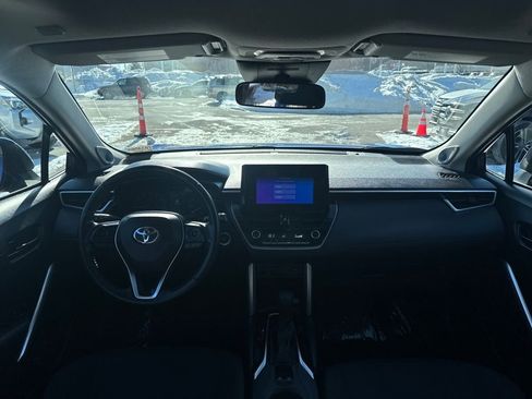 Used 2023 Toyota Corolla Cross LE image 10