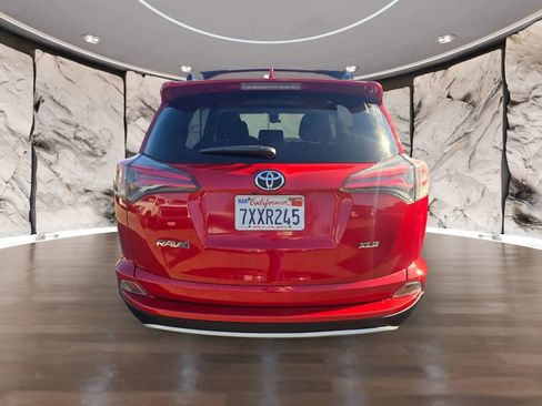 Used 2017 Toyota RAV4 XLE w/ Carpet Mat Package image 7