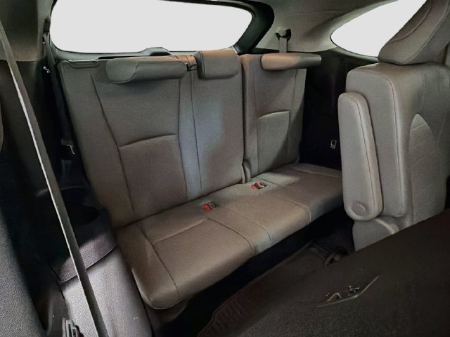 Used 2022 Toyota Highlander XLE AWD/4WD image 22