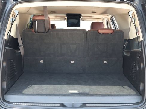 Used 2016 Cadillac Escalade ESV Luxury RWD image 38
