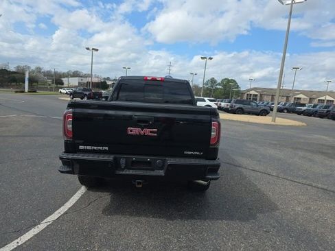 Used 2017 GMC Sierra 1500 Denali image 4