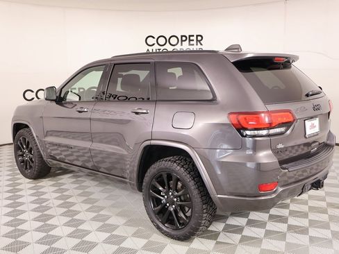 Used 2021 Jeep Grand Cherokee Laredo X image 23