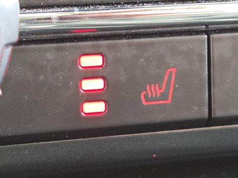 Used 2023 Ford F150 XLT image 9