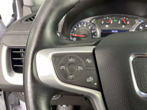 Used 2024 GMC Terrain SLT AWD/4WD image 15