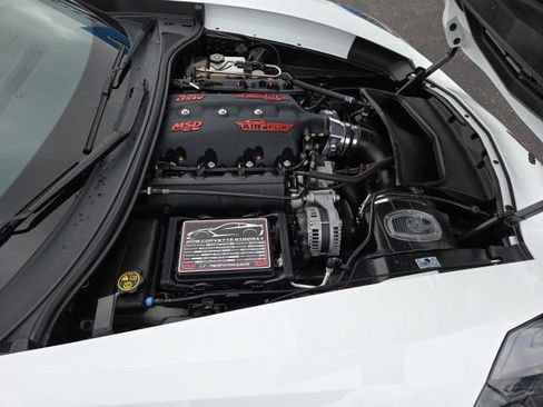 Used 2018 Chevrolet Corvette Stingray Coupe w/ 1LT RWD image 7