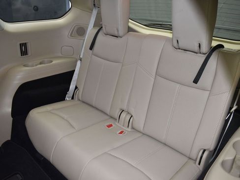 Used 2019 Nissan Pathfinder Platinum image 15